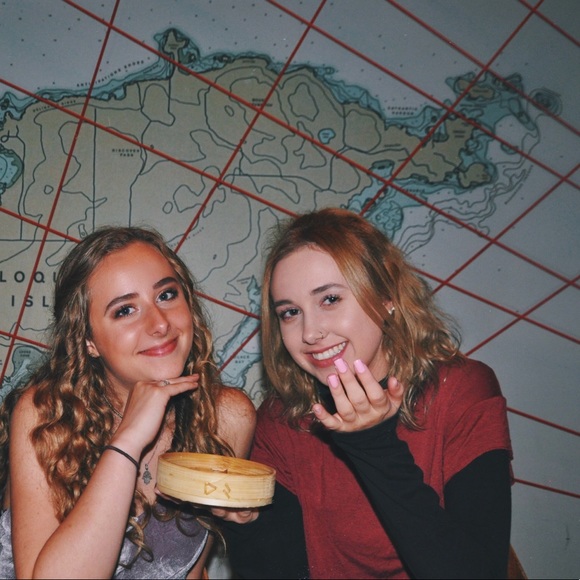 Meet your Posher, Clara - Picture 4 of 4